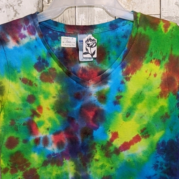 Bright V-Neck Double Dye Tie-Dye Design Tee - Picture 2 of 4